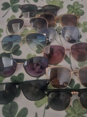 Assorted Women's Sunglasses - Multi-Color Pack